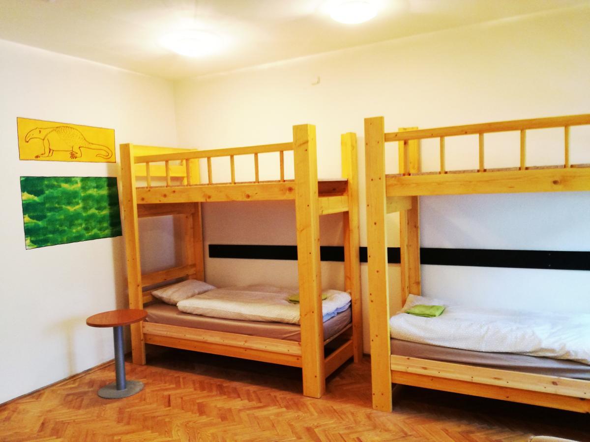 25 Hours Hostel Вильнюс Экстерьер фото