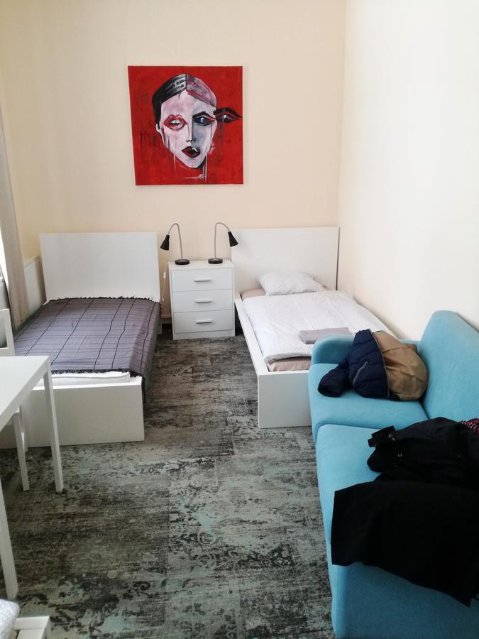 25 Hours Hostel Вильнюс Экстерьер фото